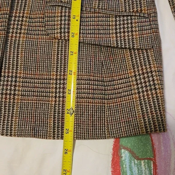Nina Mclemore wool brown jacket and skirt,size 12. Used. Looks new.